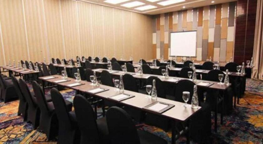 The Arista Hotel Palembang Exterior foto